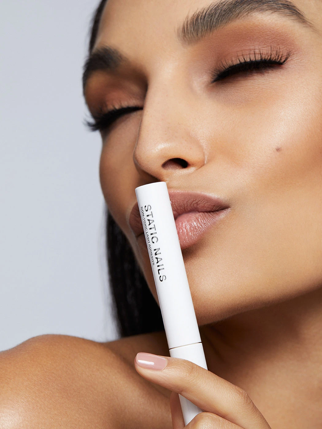 STAY IN PLACE, 3-IN-1 NON-TOXIC LASH ADHESIVE LINER 3 STAY IN PLACE, 3-IN-1 NON-TOXIC LASH ADHESIVE LINER